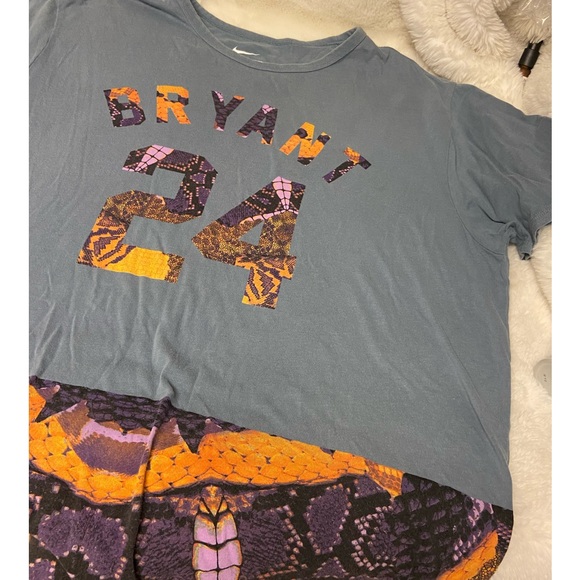 Nike Kobe Bryant 24 Snakeskin Small S Black Mamba Slate Blue Tshirt 644564-494 - Picture 2 of 8